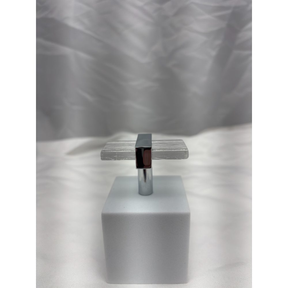 Sietto 2" Adjustable Rectangular Cabinet Knob – Chrome & Clear Glass