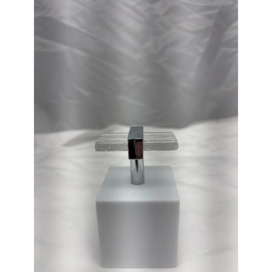 Sietto 2" Adjustable Rectangular Cabinet Knob – Chrome & Clear Glass